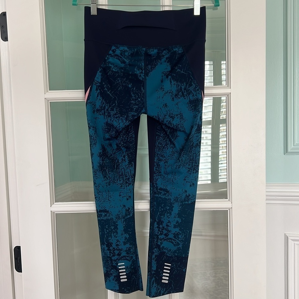Under Armour Women’s Run Printed 7/8 Leggings | S - Picture 5 of 7